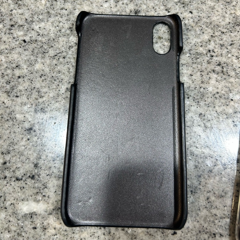 Unlocked iPhone X 256gb with case - Picture 6 of 8